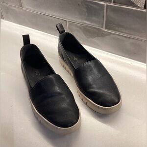 Vionic Uptown A-Line Leather Slip-On Loafers EUC